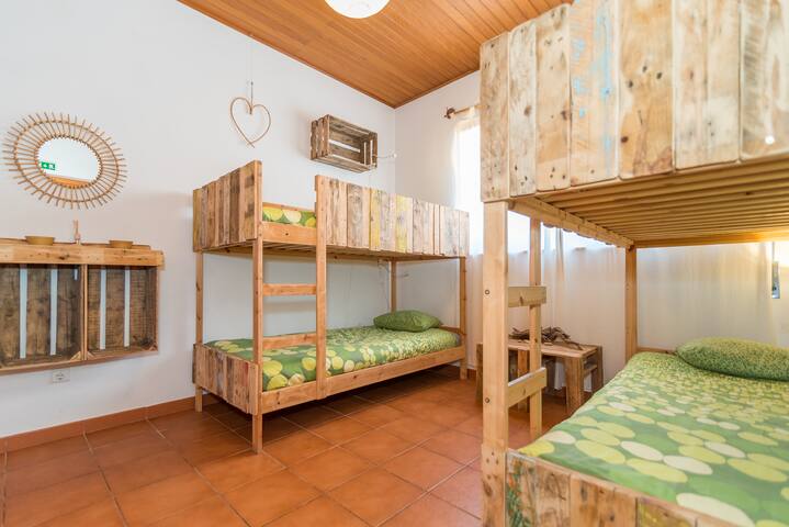 Ticket2Surf | Guesthouse | Mundaka Dorm Room