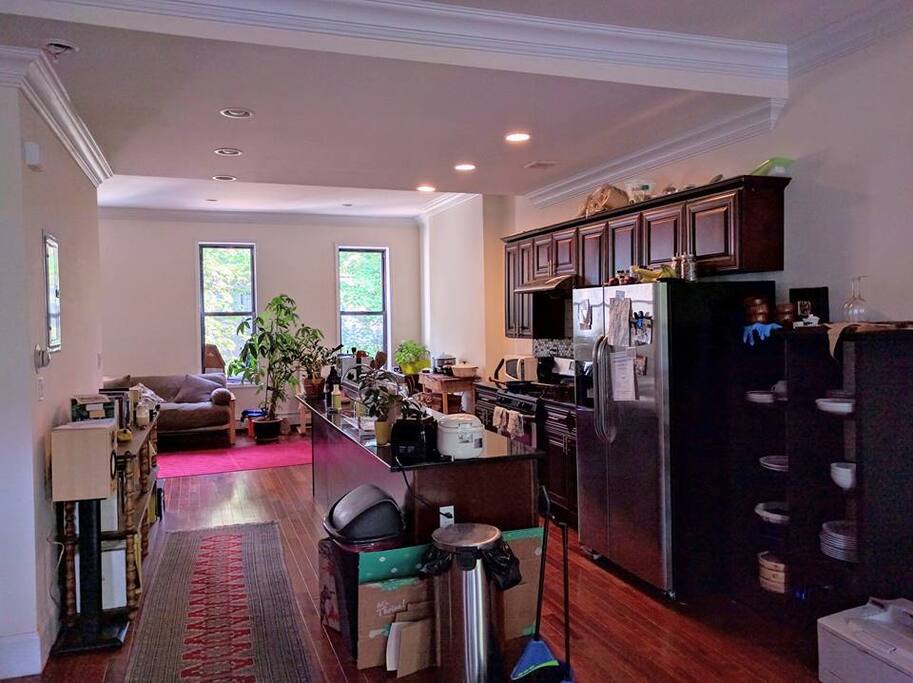 The kitchen comes with a nice espresso machine, rice cooker, panini press, microwave, and a blender.