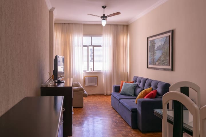 Copacabana: silêncio e conforto a 2 min da praia