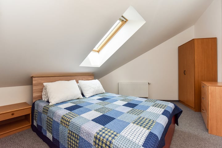 Втори етаж, следваща спалня