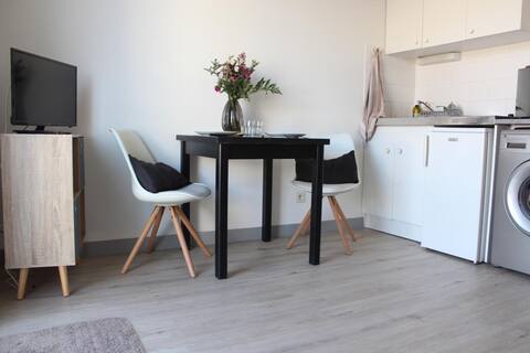 Studio cosy avec terrasse proche gare/centre ville