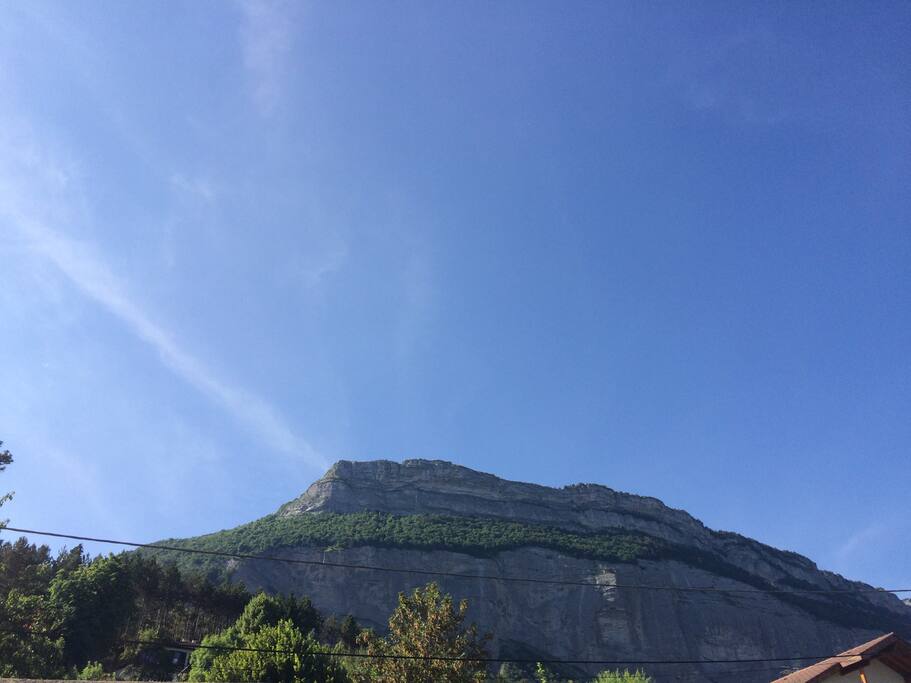 Vue sur la chartreuse de la terrasse du studio