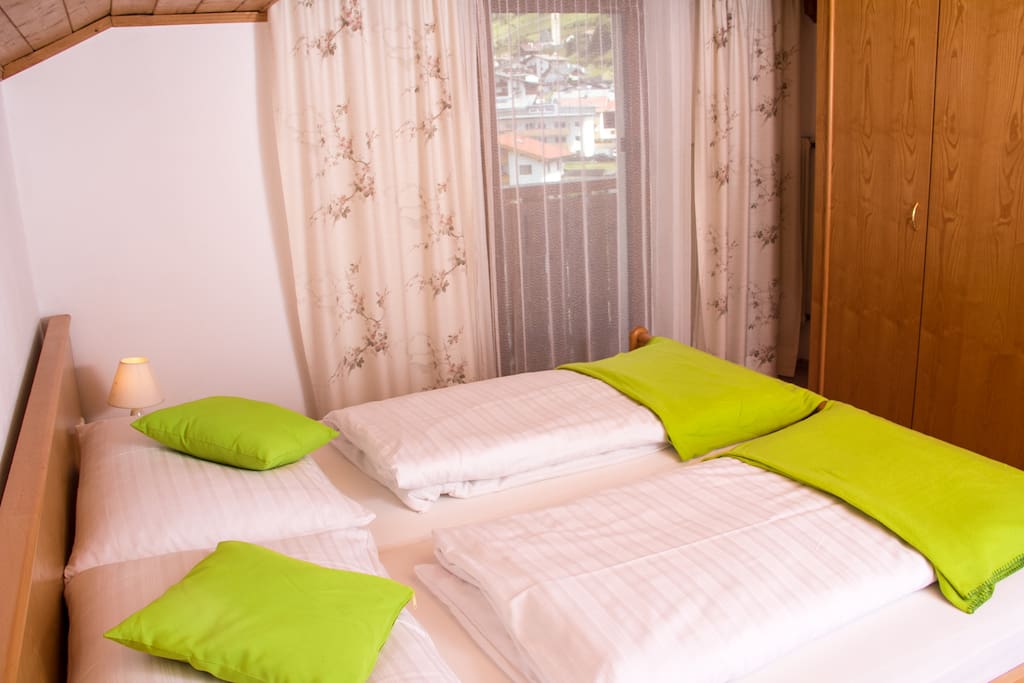 Eines der beiden Schlafzimmer