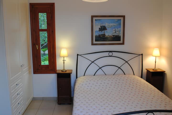 חדר שינה 2 ב - Maisonette.