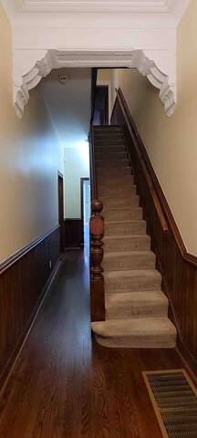 Cozy Victorian Home in Prime Location Little Italy gallery image 4