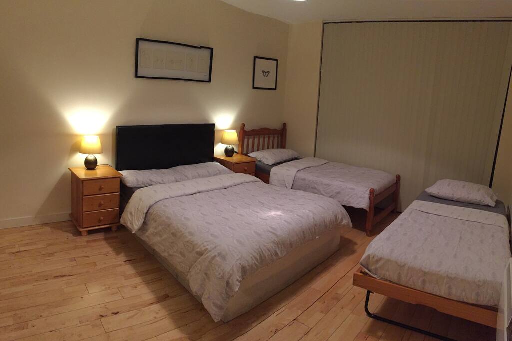 Guest bed available for 4th person
