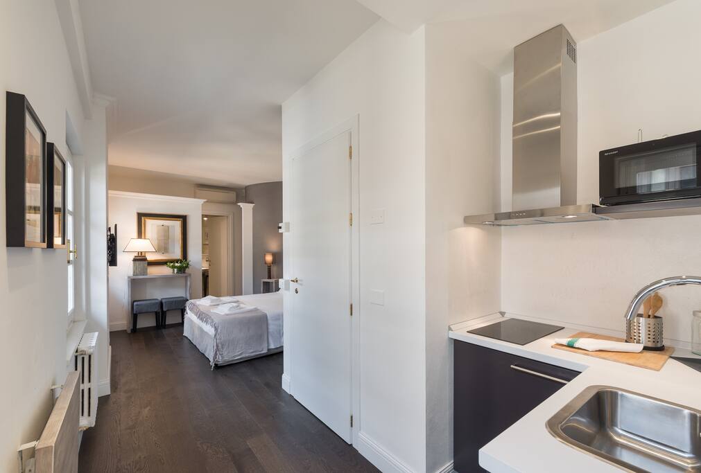 BEDROOM+KITCHENETTE
