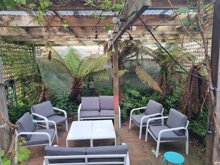 Cheerful home with leafy vibes Houses for Rent in Warrnambool