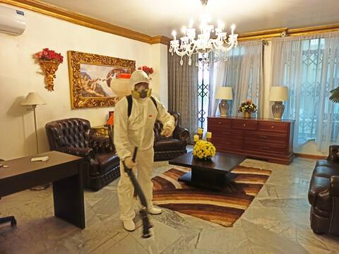 "SANITIZADO" Room  in front of the Airport