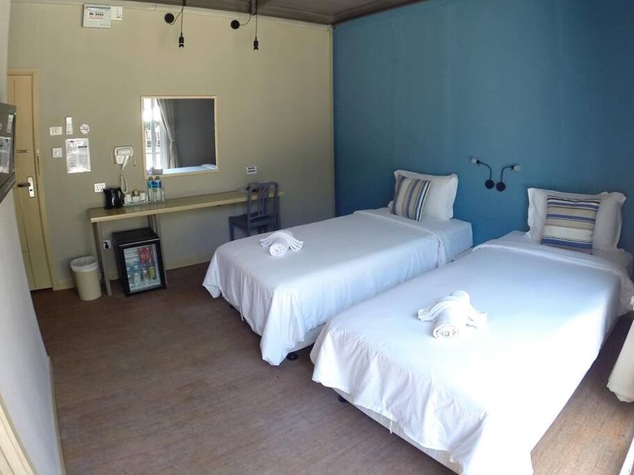 Twin bed