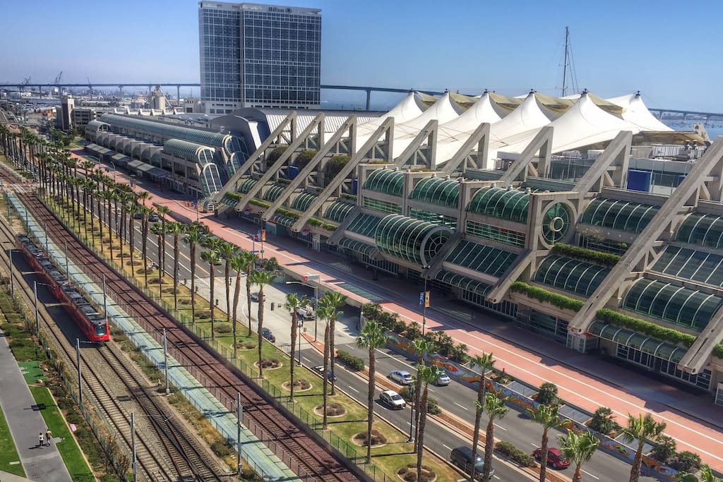 Only 15mins walk to Convention Center