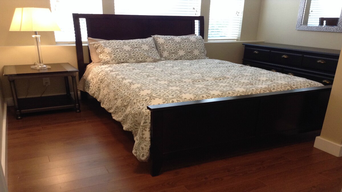 Chambre queen size 2 sous-sol