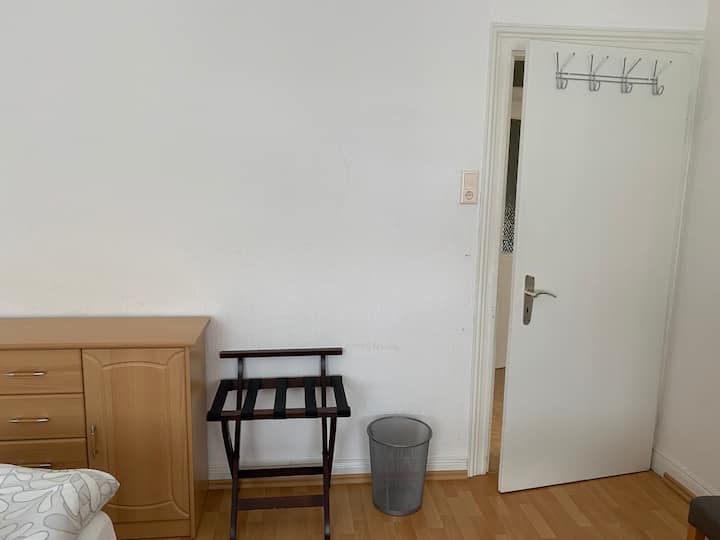 Dormitorio a la derecha: habitación de tres camas