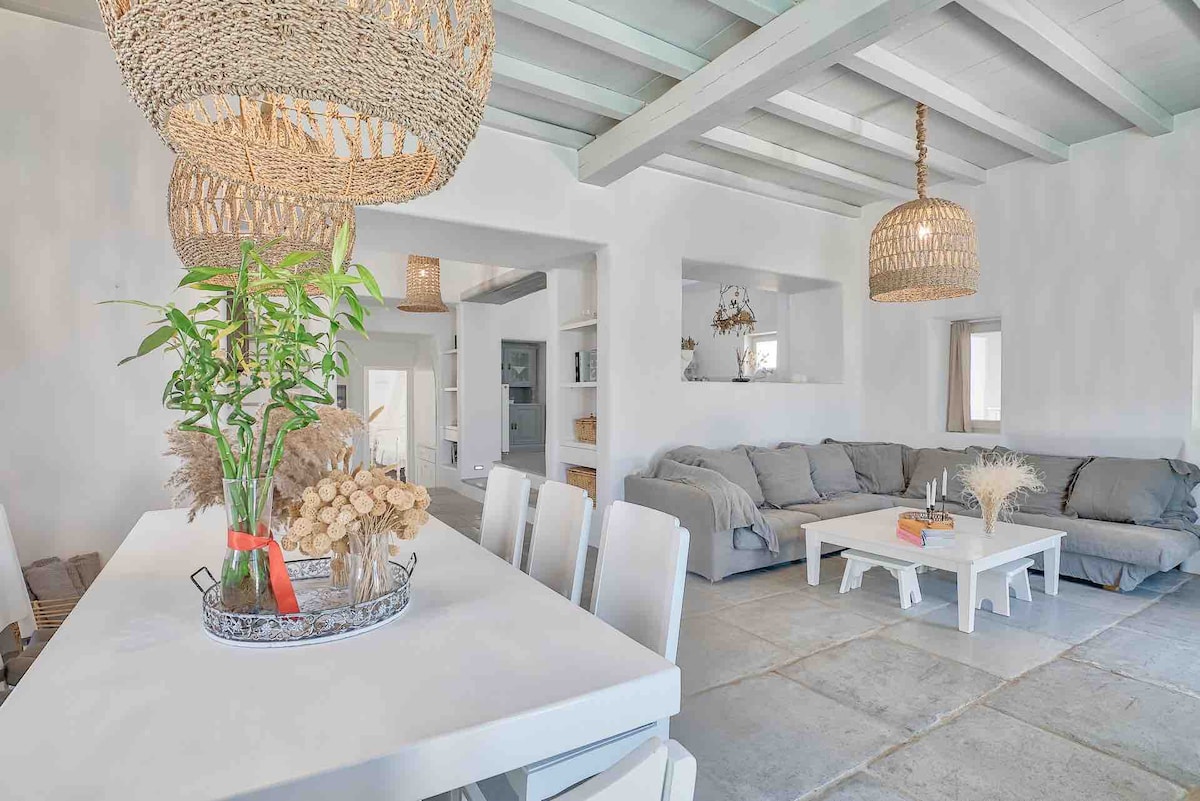 Villa Pelagos — view 3