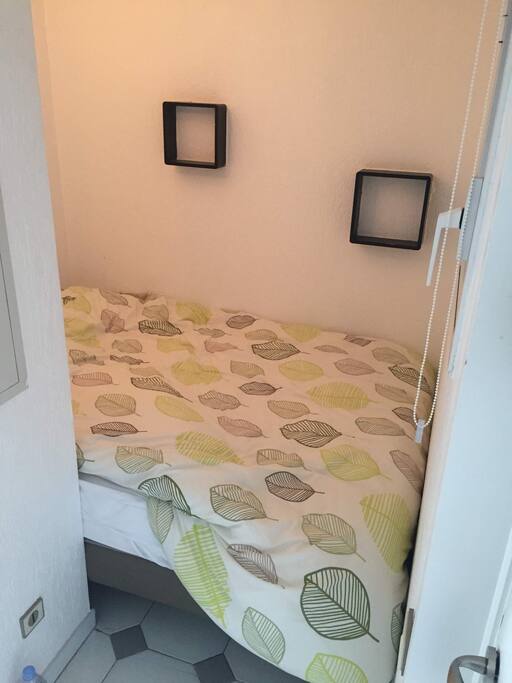 Cabine avec lit 140x190