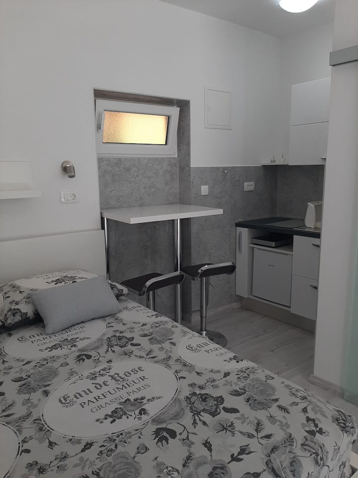 Lovely Petit Studio Enio With Free Parking - Zadar