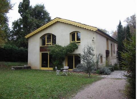 Quiet house with a 2000 m² garden