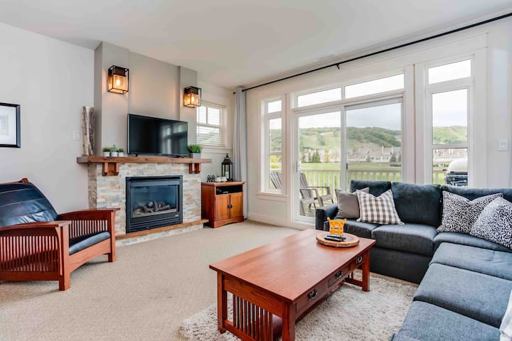 Blue Mountain Village|Shuttle&HotTub|MountainView