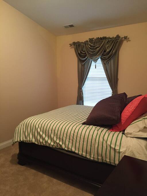 Second upstairs bedroom