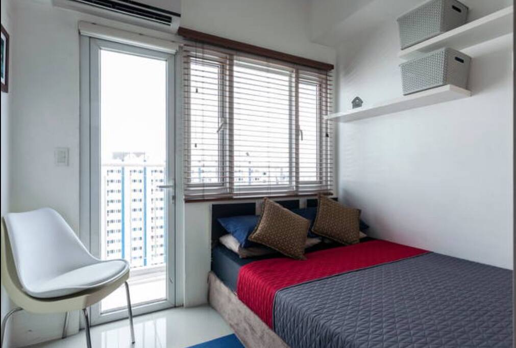 1 bedroom with Balcony