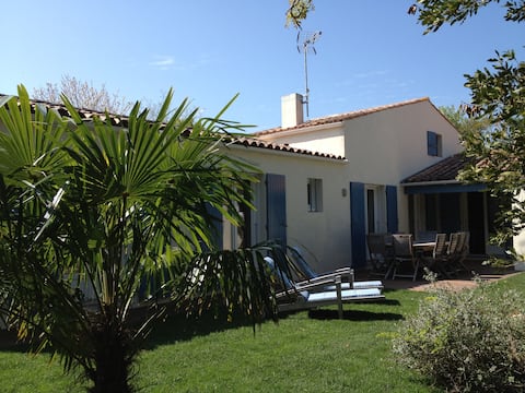 "La Bergerie" Large 3* villa 30 m from the beach