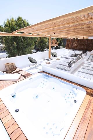 Phos Home by Rocks Estates gallery image 5