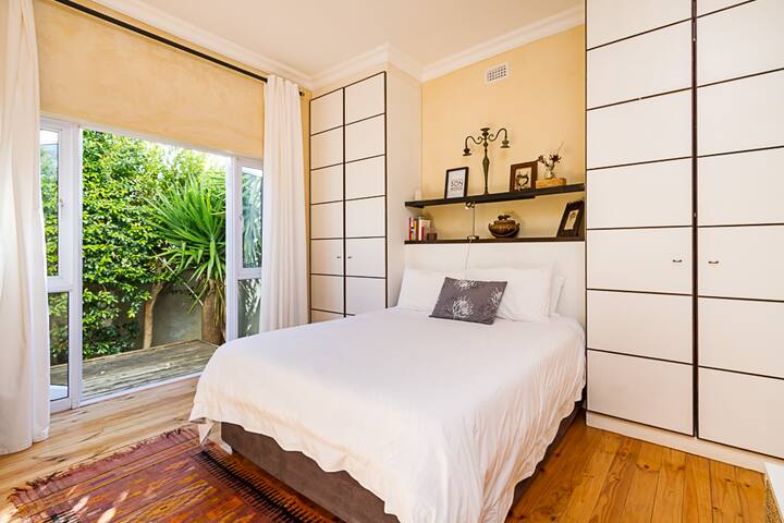 Spacious 2BED Woodstock, Private Pool & Parking gallery image 5