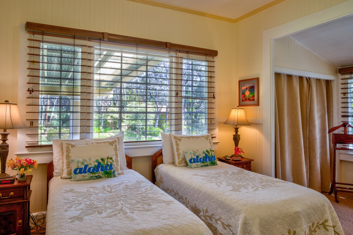 2nd bedroom can be converted to a king bed.