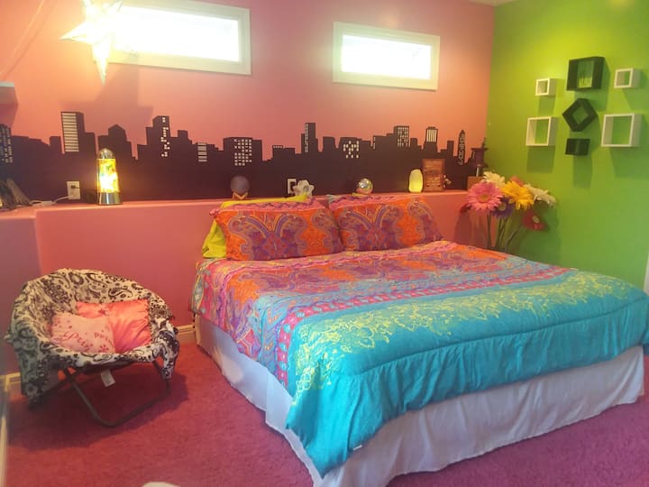 غرفة النوم رقم1 - هيبي/غرفة بوهو
تحتوي غرفة السرير الكبير 
أيضًا على سرير بطابقين فوتون في الطابق السفلي التوأم في الأعلى 