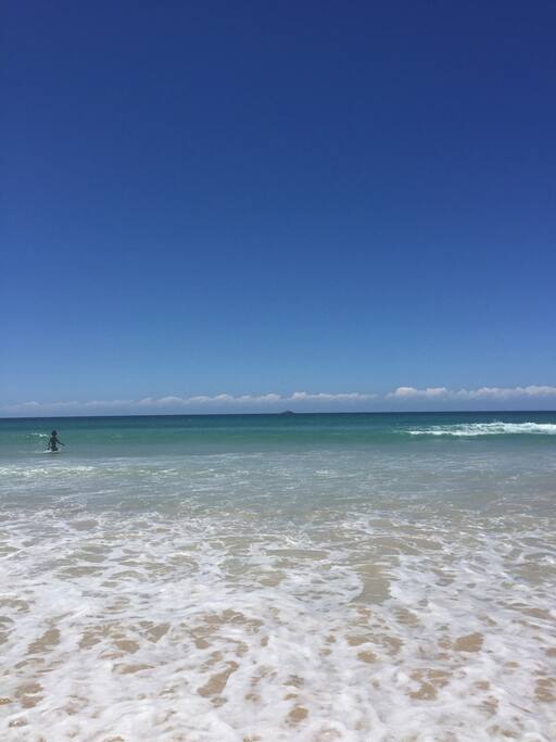 Belongil beach