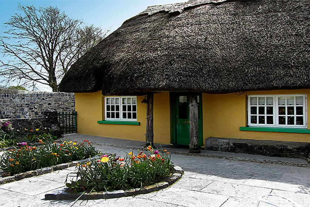 Gate Lodge Cottage Houses For Rent In Adare Limerick Ireland