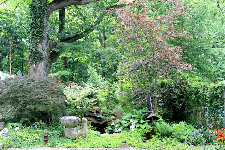 "Anne's Overlook"
 Near CLE Airport & BW