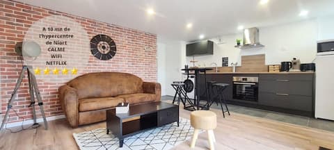 "L'Atelier d'Emilie" Free parking