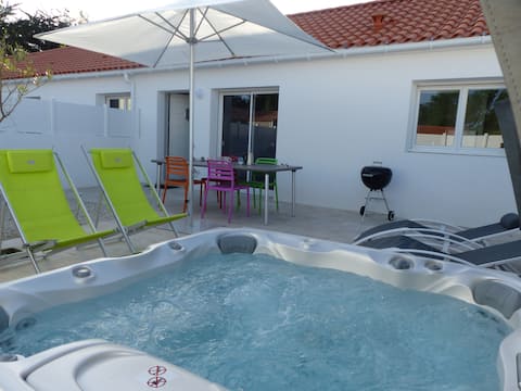 Popular Airbnb listing: 3* house near the sea and its private Spa in Saint Jean De Monts