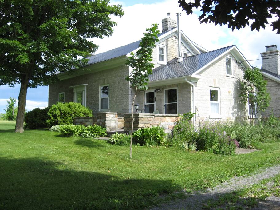 1840's Farm House with a View Houses for Rent in Harrowsmith, Ontario
