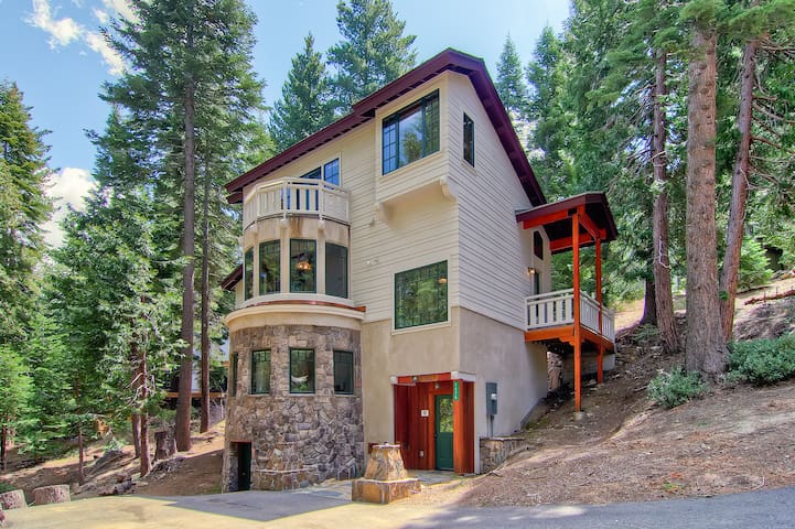 Yosemite's Ahwahnichi Lodge