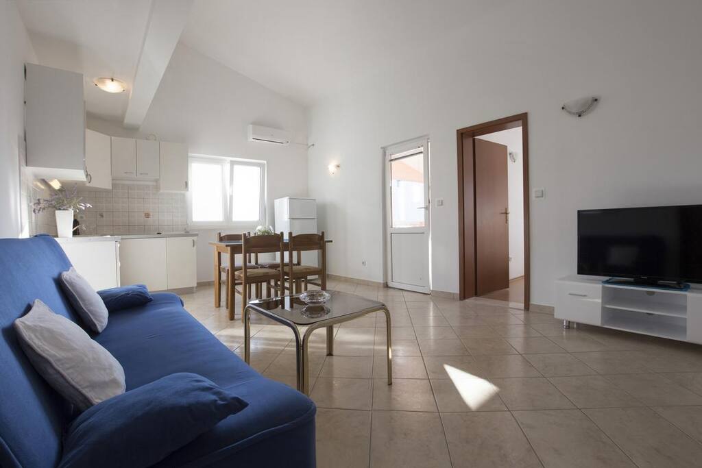 Living room, Surface: 12 m²