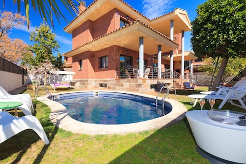 VILLA WINE EXPERIENCE SALOU CENTER - SPA & Wine