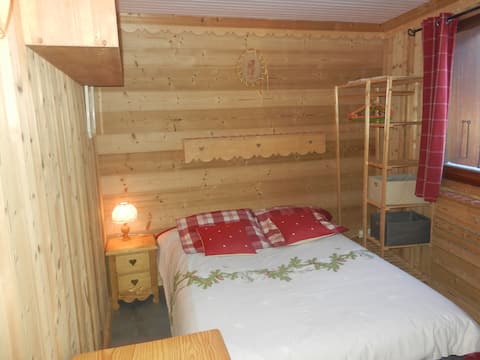 Successful Airbnb property: RARE in a village resort, at the home of the inhabitants, in Aime La Plagne