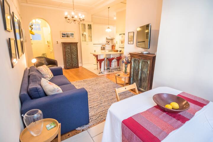 Light and Airy Apartment in Fabulous Location gallery image 5