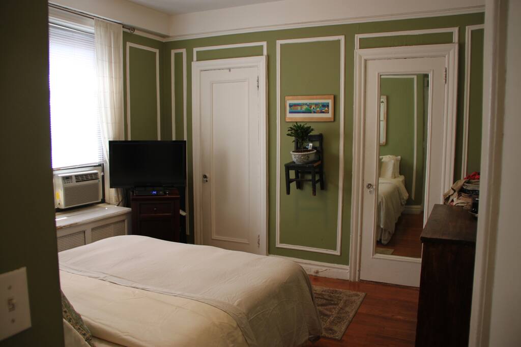 Master bedroom photo #2