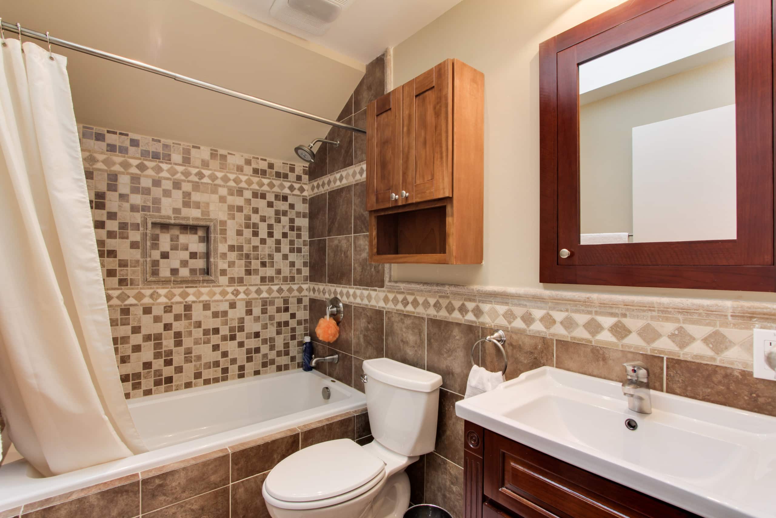 Home in San Francisco · ★4.91 · 4 bedrooms · 5 beds · 2.5 baths - Image 12