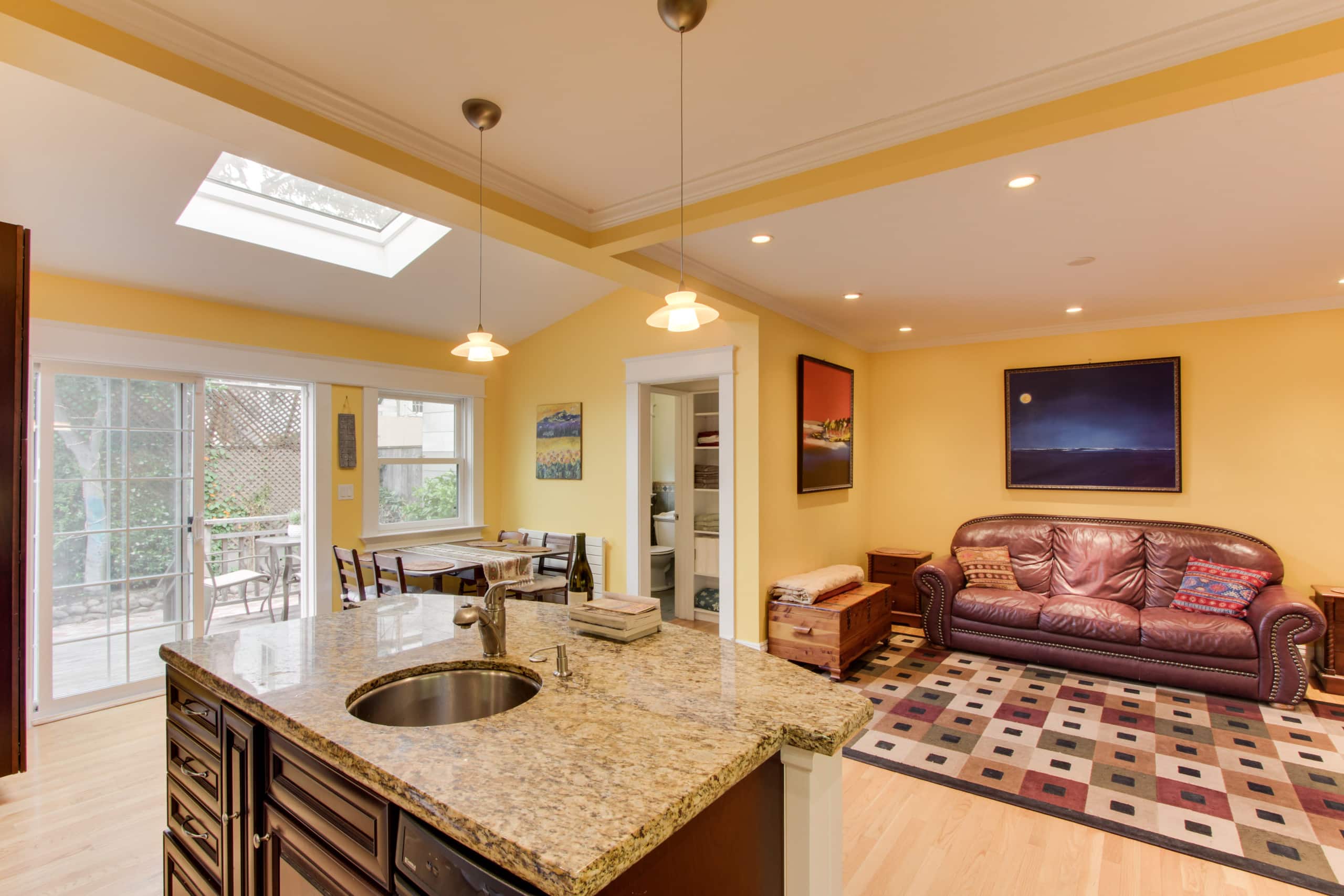 Home in San Francisco · ★4.91 · 4 bedrooms · 5 beds · 2.5 baths - Image 2
