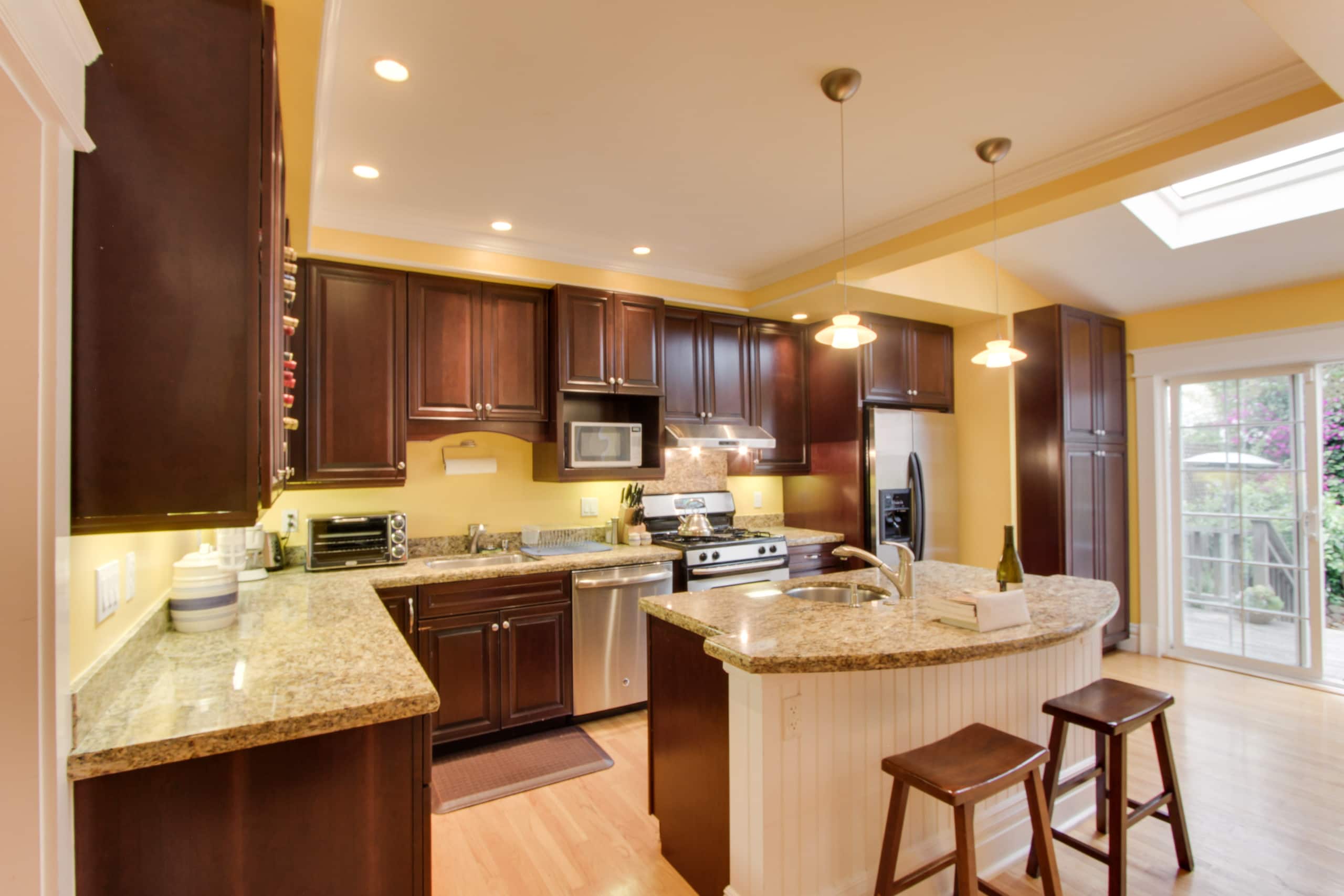 Home in San Francisco · ★4.91 · 4 bedrooms · 5 beds · 2.5 baths - Image 5