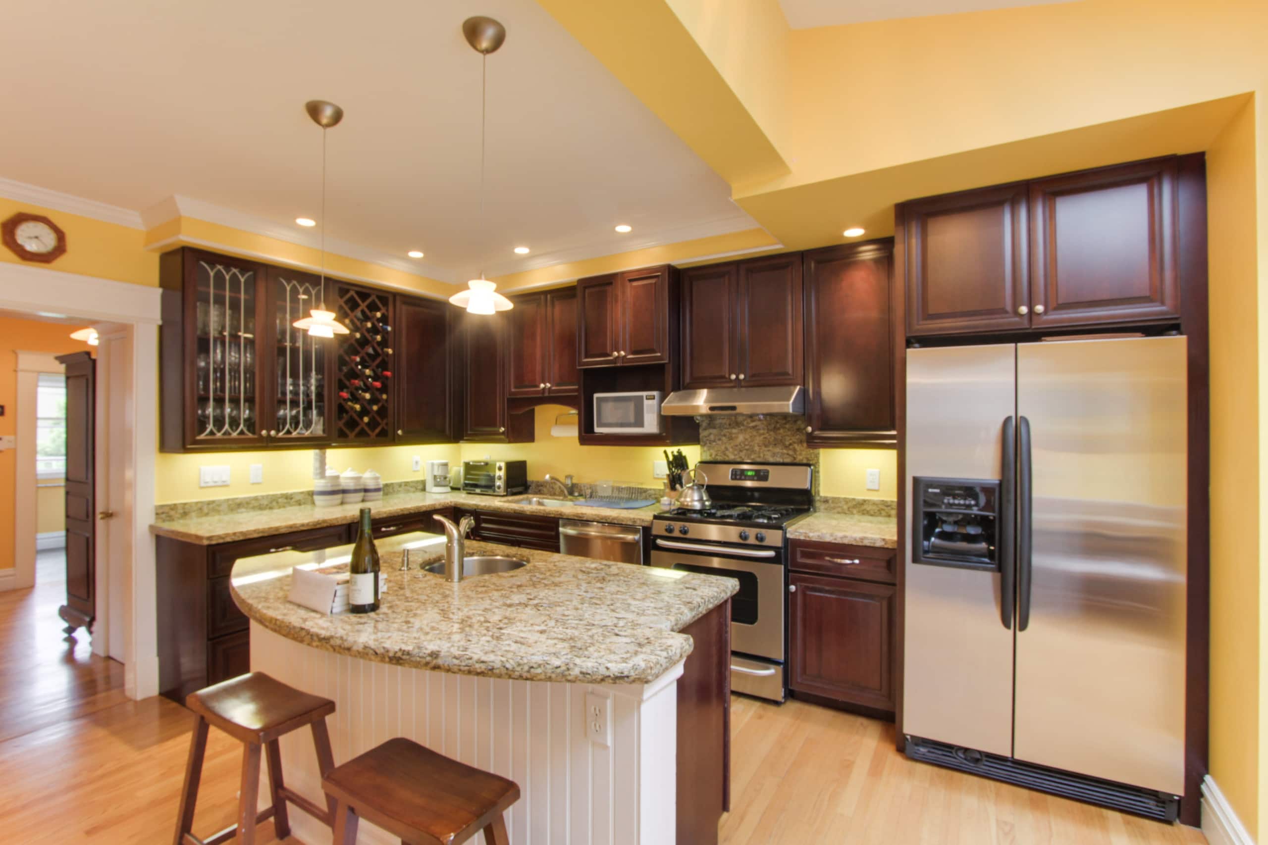 Home in San Francisco · ★4.91 · 4 bedrooms · 5 beds · 2.5 baths - Image 1