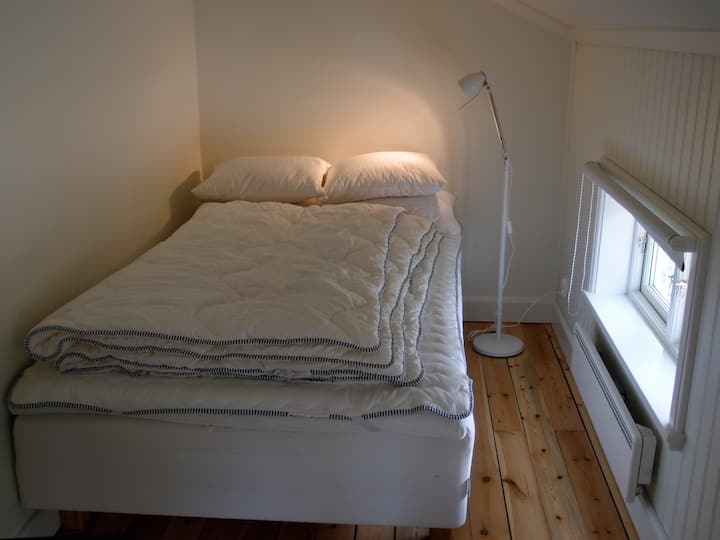 Спална соба бр. 4, брачен кревет (широк 150 см)