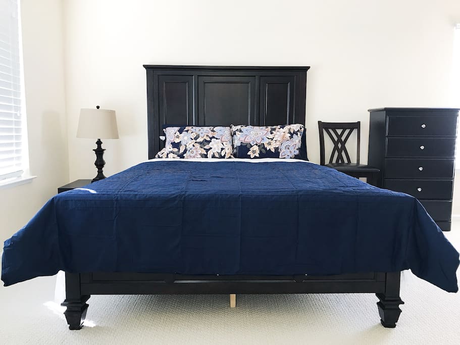 master bed with queen size bed and private bathroom, bath tub and huge walk in closet ( it is so big that Harry Potter can live in there comfortably, lol)
