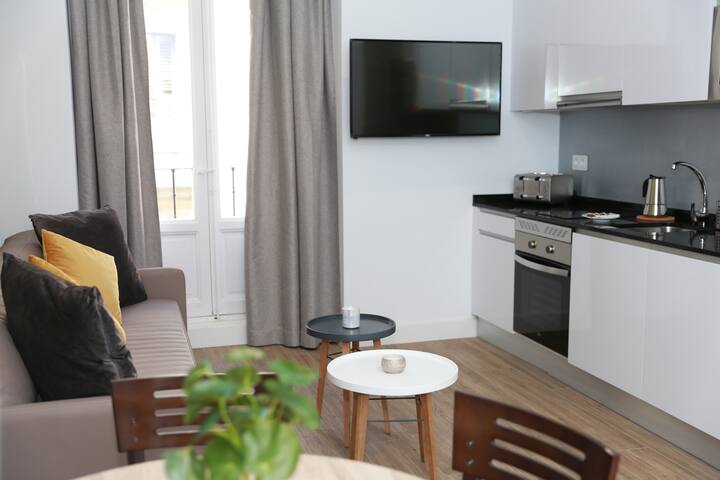 Apartamento de dos dormitorios exterior para 6 p. gallery image 4