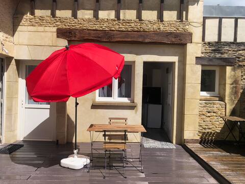 Entire House: closed terrace 4 km from the beach