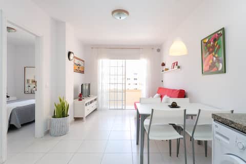 Successful Airbnb property: Médano:near the sea, balcony overlooking 2 beaches in Granadilla De Abona